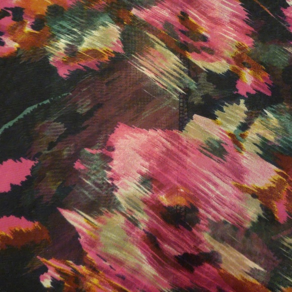 SHEER  FLORAL HI-LOW tank top - Picture 4 of 4